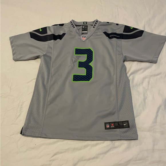 SIGNED!!! NFL Seattle Seahawks Away Jersey Wilson YL (Signed by Luke Willson) - Picture 1 of 5